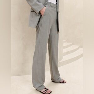 NWT! Banana Republic Light Heather Gray Siena Straight Wool Pant - Multiple💛
